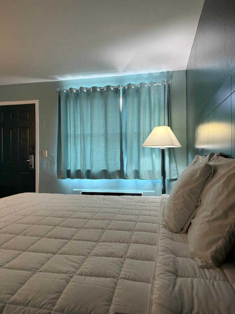 Deluxe Double or Twin Room interior